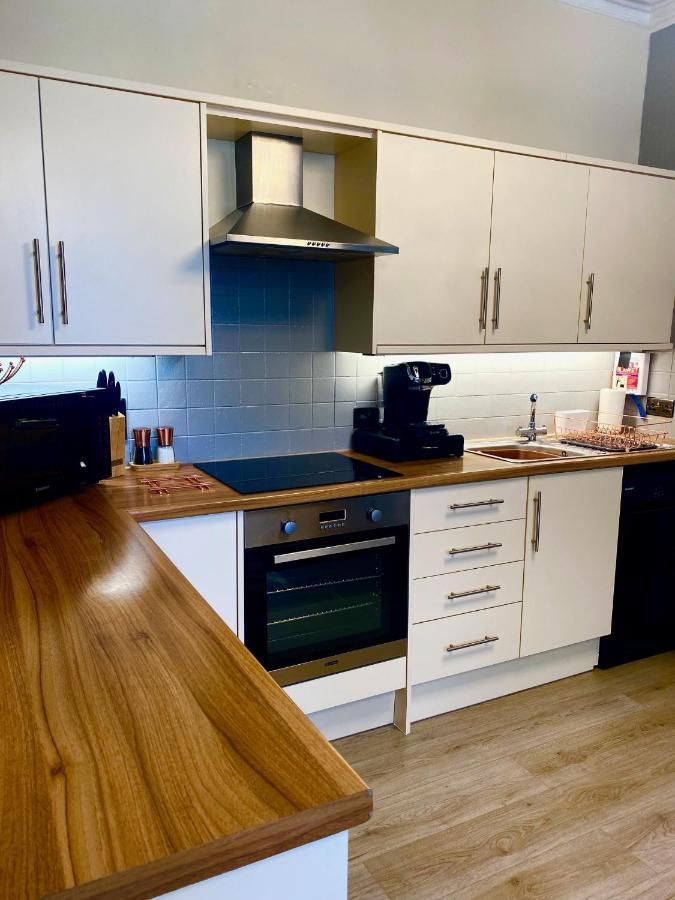 Merewyke Boutique Luxury Family Apartment Sleeps 4 , Central Location Windermere Buitenkant foto